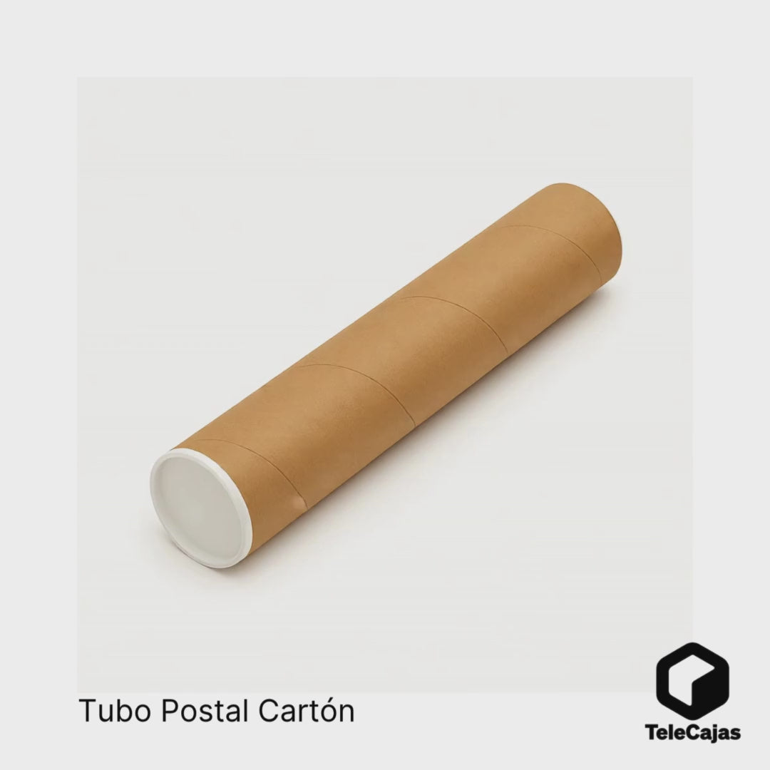 Video 360º Tubo de cartón postal perfecto para proteger y transportar productos alargados como láminas, posters, mapas o lienzos. Este packaging ecológico es ideal para envíos postales, galerías de arte y tiendas online que requieren una solución segura y reciclable. Incluye tapas de cierre hermético.